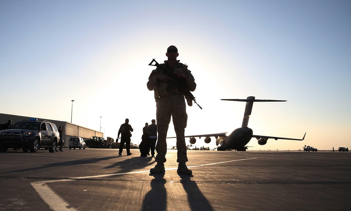 Căn cứ Bagram cách thủ đô Kabul hơn 60 km. Đây là nơi quân đội Mỹ đã phối hợp tác chiến trên không và hỗ trợ hậu cần trong toàn bộ sứ mệnh quân sự của họ ở Afghanistan.