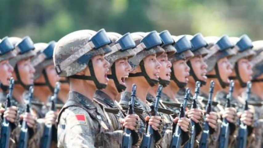 Khi Chủ tịch Trung Quốc Tập Cận Bình, người đứng đầu Quân ủy Trung ương, đưa ra kế hoạch hiện đại hóa quân đội năm 2015, Trung Quốc có khoảng 2,3 triệu quân.