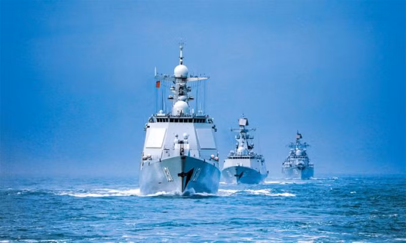 Ông Chu Thần Minh, chuyên gia quân sự ở Bắc Kinh, nhận định quân đội Trung Quốc chịu áp lực ngày càng lớn từ trong và ngoài nước, khi thách thức đến từ những hướng khác nhau.