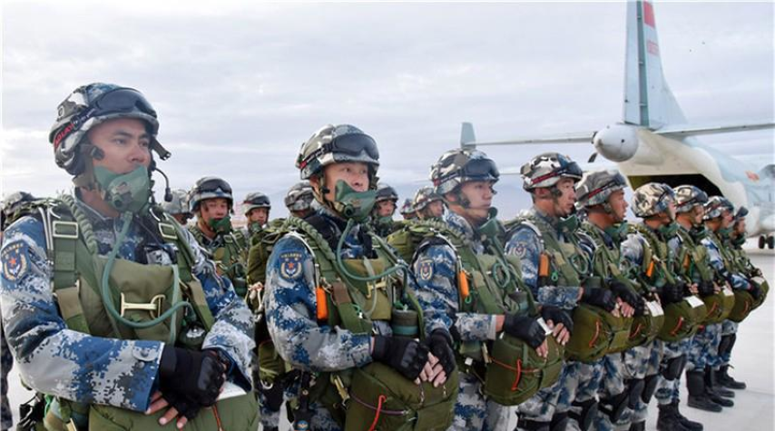 Ông Zhong Xin cho biết quân đội Trung Quốc hiện có khoảng hai triệu binh sĩ, giảm ba lần so với đỉnh điểm với 6 triệu quân vào đầu những năm 1950.