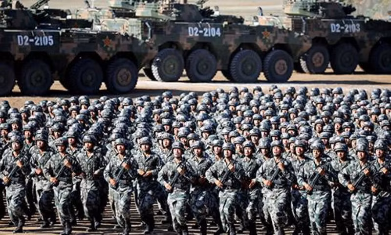 Chuyên gia quân sự của Trung Quốc, ông Zhong Xin cho biết động thái cắt giảm trên là một phần trong nỗ lực "tối ưu hóa" cơ cấu nhân sự của quân đội nước này, đồng thời tăng thêm lực lượng đảm nhiệm vai trò tác chiến.