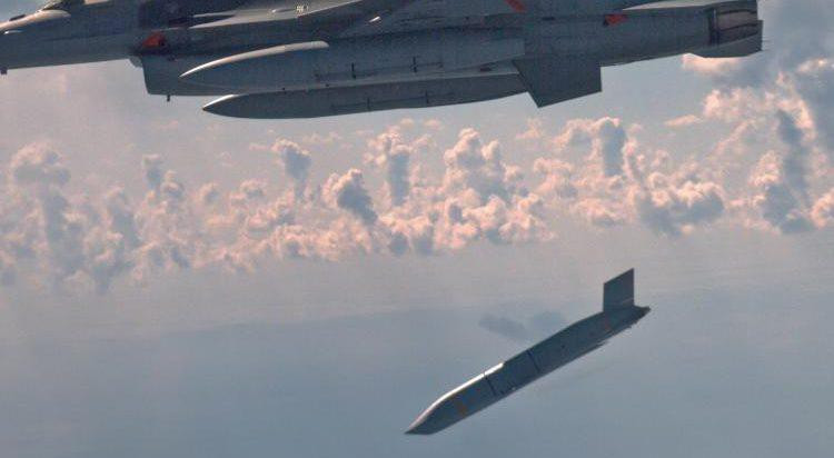 Một số nguồn tin tiết lộ, F-15E từng phóng AGM-158B san bằng khu nhà của Abu Bakr Al Baghdadi - thủ lĩnh tổ chức Nhà nước Hồi giáo (IS) tự xưng tại Syria vào năm 2019 và tiêu diệt đối tượng này.