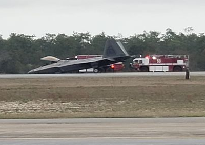 Chiều qua vào lúc 15:30 (giờ địa phương) tại sân bay Eglin, Florida, Mỹ; một tiêm kích F-22 Raptor của Không quân Mỹ đã phải hạ cánh khẩn cấp.