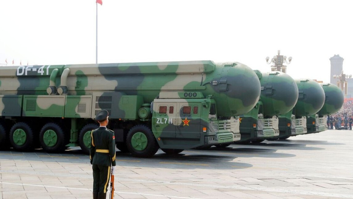 Loại tên lửa này có khả năng đạt tốc độ tối đa lên tới Mach 25 - tương đương với khoảng 8,5 km/giây. Dù bay với tốc độ rất nhanh, DF-41 vẫn duy trì được độ chính xác cao, khi có độ lệch tâm ở khoảng cách tối đa chỉ 100 mét.