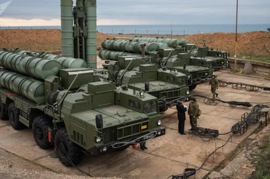 Được biết, vào cuối năm nay, các tổ hợp S-400 của Nga cũng sẽ tới Ấn Độ, điều này cho thấy vũ khí này của Nga rất có hiệu quả và đang ngày càng được nhiều nước trên thế giới quan tâm.