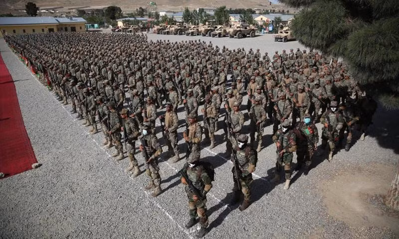 Số phận những người lính Afghanistan giúp sân bay Kabul sẽ có cuộc sống tươi sáng khi được Mỹ di tản, còn những người lính đang tiếp tục chiến đấu tại thung lũng Panjshir sẽ phải đối mặt với một tương lai đầy bất định.