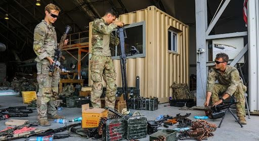 Sau đó các loại vũ khí của họ cũng như vũ khí của Mỹ không thể mang đi sẽ được vô hiệu hóa để tránh rơi vào tay Taliban.