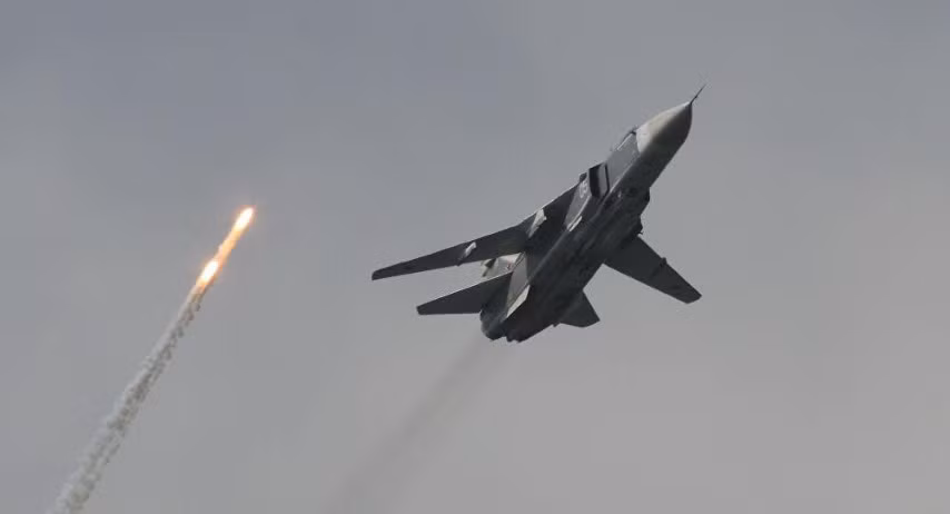 Cụ thể cánh của Su-24 ở góc 16 độ để cất cánh và hạ cánh, 35 độ và 45 độ cho bay tuần tiễu tại những độ cao khác nhau, hoặc 69 độ cho tỷ lệ tối thiểu giữa cánh và diện tích khi bay ở độ cao thấp.