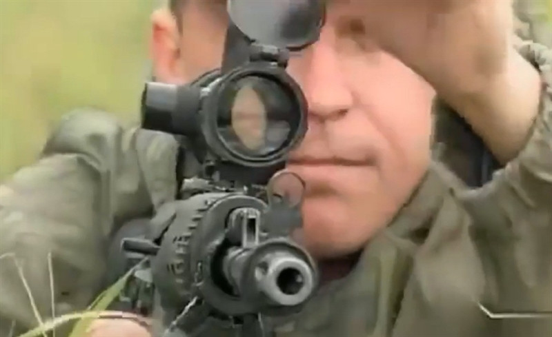 Theo tạp chí quân sự hàng đầu của Mỹ, các nhà thầu Mỹ đã tạo ra được loại áo chống đạn có thể chống lại đạn từ khẩu súng bắn tỉa Dragunov và SV-98 sử dụng đạn 7.62 x 54mm của Nga - khẩu súng ra đời từ thời Liên Xô.