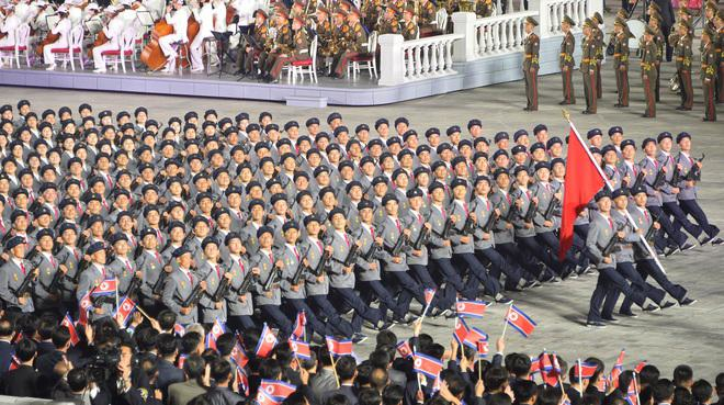 Với chính sách ưu tiên hàng đầu cho quân sự, quân đội Triều Tiên không chỉ sở hữu quân số hùng hậu mà còn có trong trang bị rất nhiều vũ khí có sức hủy diệt lớn.