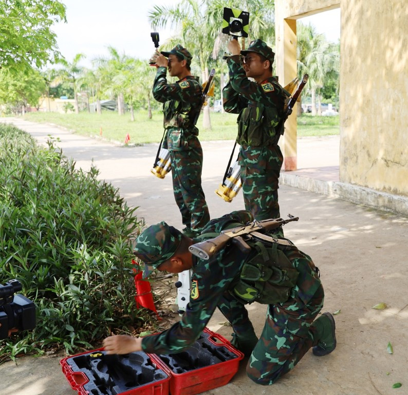Để chuẩn bị đảm bảo cho môn thi, các đội tuyển của Việt Nam đang tích cực tập luyện, bất chấp cái nắng gay gắt của mùa hè.