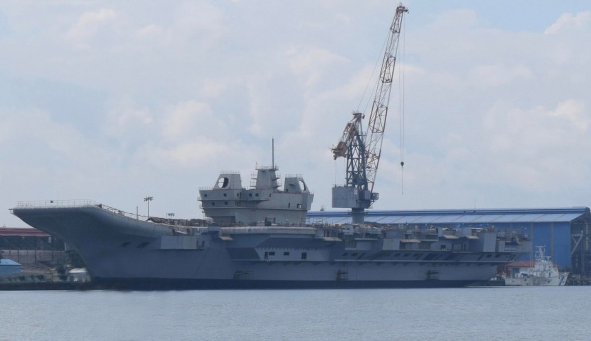 Cụ thể, tàu Vikrant vay mượn nhiều chi tiết trong thiết kế của Anh, hệ thống động lực được phát triển bởi Nga và hệ thống điện tử được phát triển bởi Hà Lan.