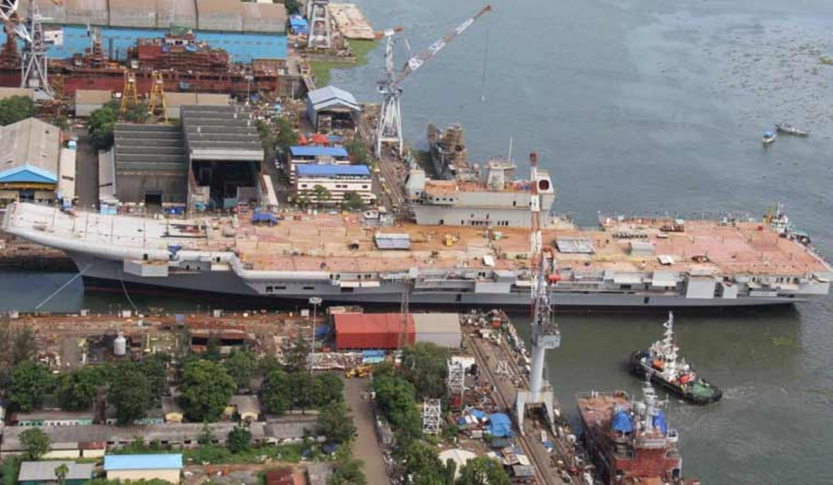 Tính tới thời điểm hiện tại - nghĩa là 8 năm sau khi hạ thủy chính thức, tàu sân bay Vikrant của Ấn Độ vẫn đang trong quá trình hoàn thiện, dự kiến tới tháng 10 năm nay mới chính thức hoàn thành.