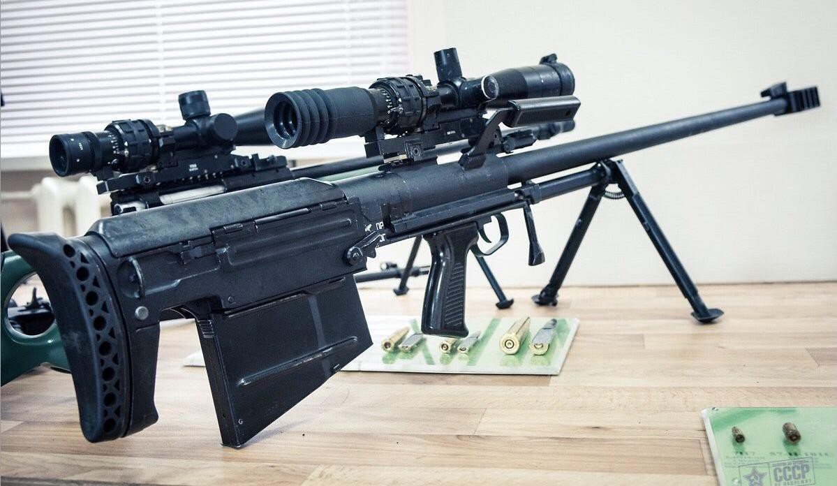 Có thể nói lợi thế của ASVK chính là việc các thiết kế của nó biết áp dụng các công nghệ mới nhất vào trong khẩu súng của mình khi sử dụng thiết kế loa che lửa mới, thay đổi vật liệu chế tạo và sử dụng các loại đạn cải tiến.