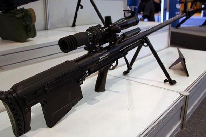 Thiết kế bullpup giúp tăng đáng kể chiều dài nòng súng trong khi vẫn giữ nguyên kích thước tổng thể. Tổng chiều dài của ASVK là 1,35 m, trong đó nòng súng dài một mét.