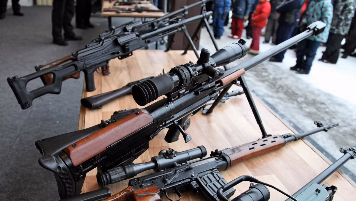 ASVK và các biến thể được quân đội Nga và hai nước khác sử dụng, chủ yếu cho nhiệm vụ chống bắn tỉa, tiêu diệt thiết giáp hạng nhẹ và các ổ đại liên của đối phương từ khoảng cách 1,5-2 km.