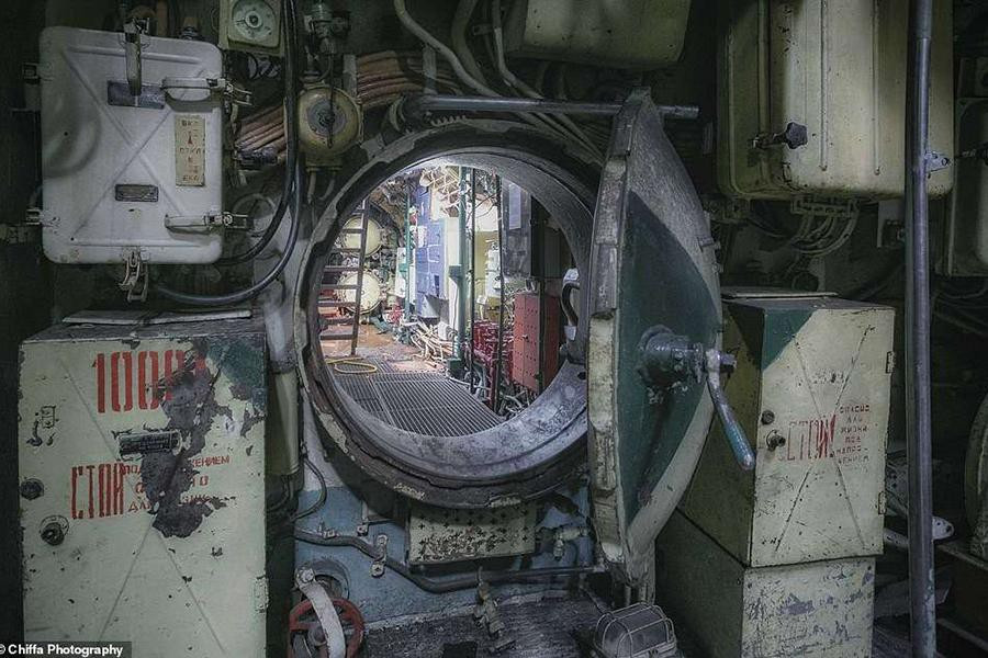Các nhiếp ảnh gia nói rằng chụp ảnh chiếc tàu ngầm cổ này là một trong những chuyến thám hiểm “ngoạn mục nhất” trong cuộc đời họ. “Chúng tôi biết nó sẽ đặc biệt, nhưng không thể tưởng tượng rằng nó sẽ đặc biệt đến thế”