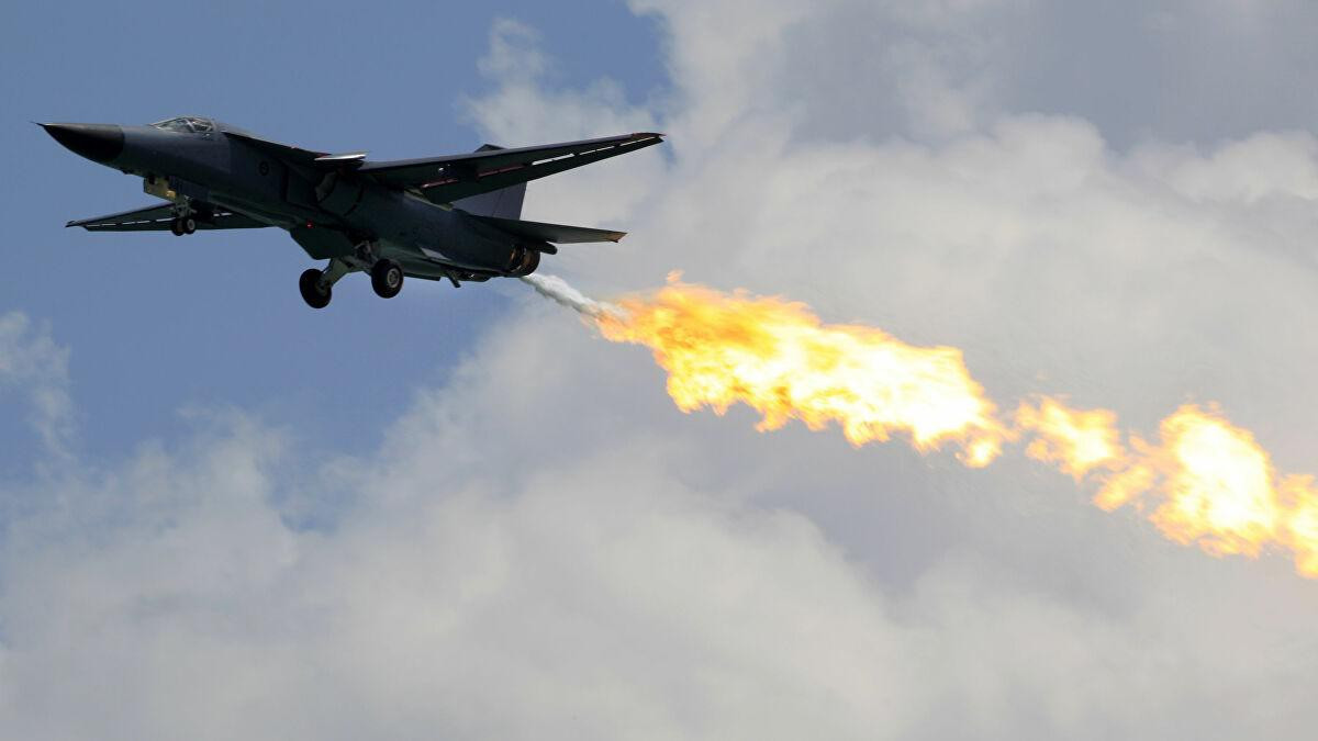 Một trong những ý kiến bức xúc khác của ông Tully: “Đây là một sự lãng phí, đáng lẽ những chiếc máy bay này phải được cất giữ trong bảo tàng hoặc dùng vào bất kỳ mục đích nào khác có thể tạo lợi tức cho nhân dân”. Việc chôn xuống lòng đất những chiếc F-111 đã khép lại quá khứ đầy thằng trầm của loại máy bay này.