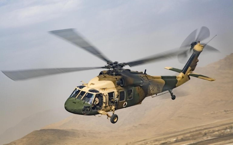 Tuy nhiên sau khi chính quyền Afghanistan sụp đổ, nhiều khả năng tất cả những chiếc UH-60 đang được đặt hàng, sẽ bị hủy bỏ. Những chiếc còn lại đã bị Taliban chiếm làm chiến lợi phẩm, cũng khó có thể hoạt động lâu dài nếu không có phụ tùng thay thế từ Mỹ. Nguồn ảnh: Sina.