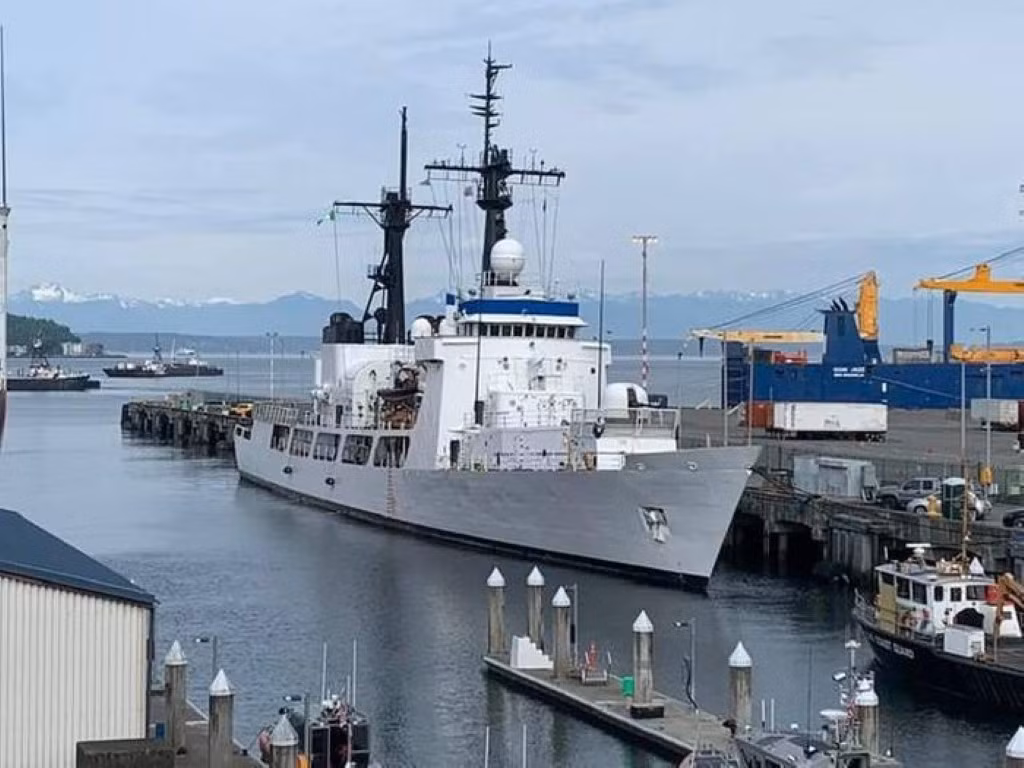 Tàu tuần duyên cuối cùng thuộc lớp Hamilton này có dự trữ nhiên liệu tối đa 810.000 lít, 64.000 lít nước ngọt và có thể hoạt động trên biển tối đa 45 ngày.