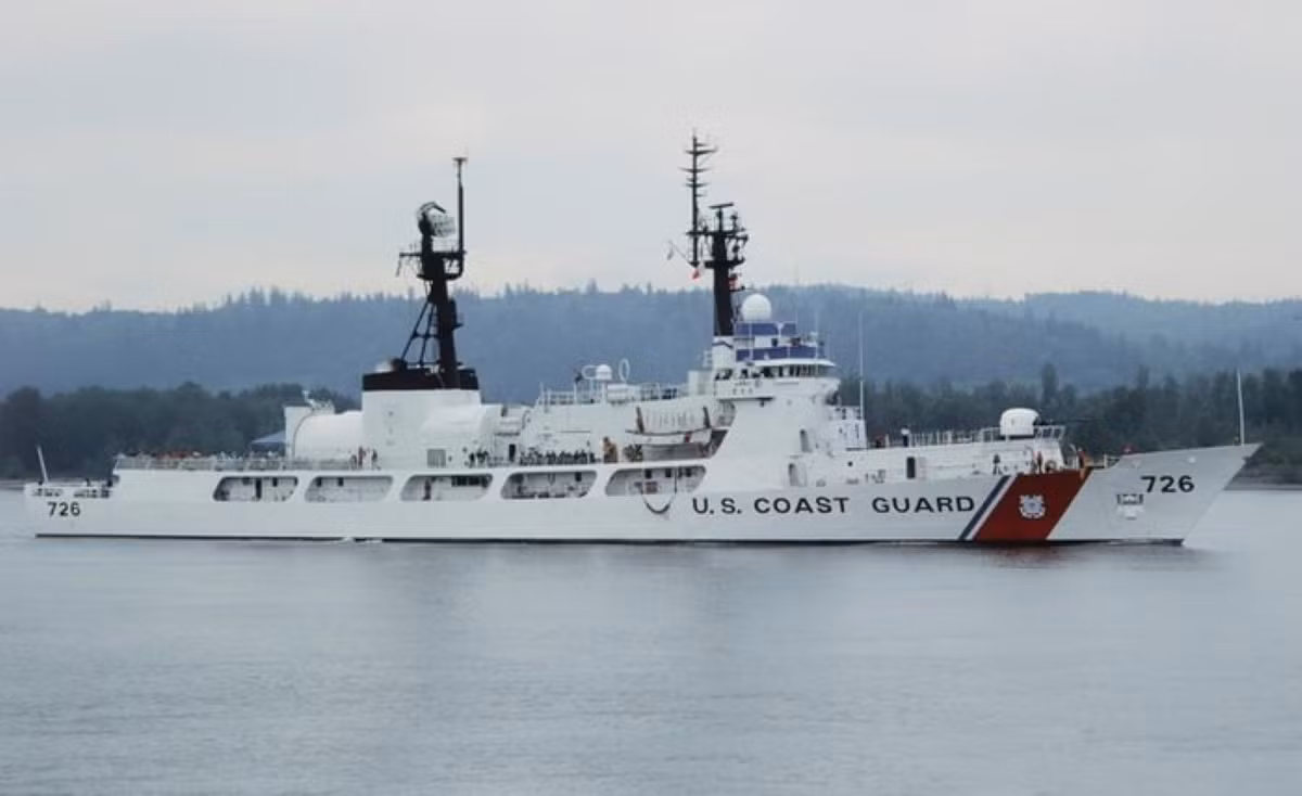 Dù có độ giãn nước lên tới 3250 tấn, các tàu tuần duyên của Mỹ khi được hoán cải thành tàu cảnh sát biển Việt Nam, vẫn chưa phải là loại tàu lớn nhất mà lực lượng ta đang sở hữu. Hiện tại tàu cảnh sát biển Việt Nam có kích thước lớn nhất, phải kể tới DN 4000, với độ giãn nước tối đa 4000 tấn do chính Việt Nam thiết kế.