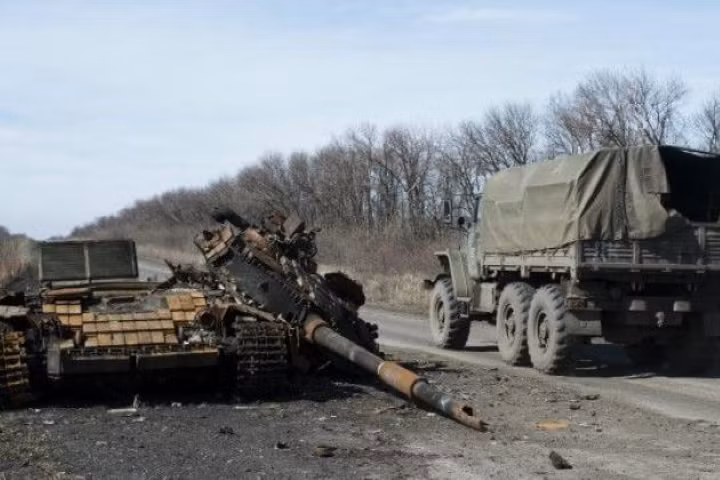 Bên cạnh đó, chưa có ghi nhận về những thiệt hại tương tự của phe ly khai, bất chấp việc quân đội Ukraine đã tung máy bay không người lái Bayraktar TB2 vào chiến trường để tìm diệt xe tăng, thiết giáp đối phương.