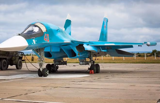 Hiện loại bom này được mang theo bởi tiêm kích - bom Su-34.