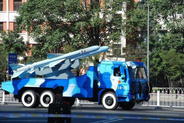 Được biết tên lửa chống hạm C-802 được Trung Quốc phát triển từ những năm cuối thập niên 1980.