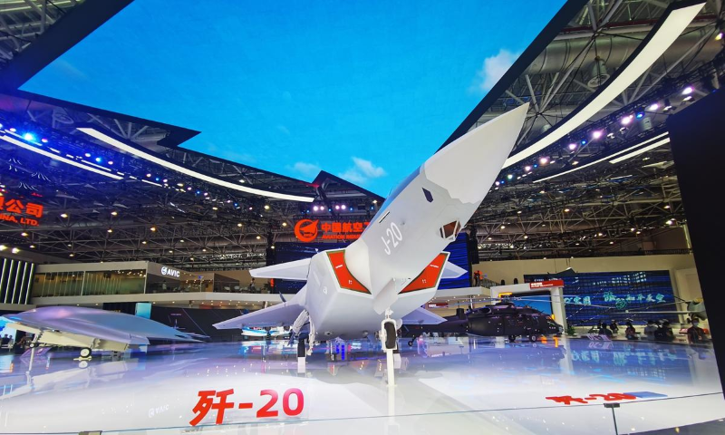 Chiếc máy bay chiến đấu tàng hình hạng nặng nói trên được nhà sản xuất Trung Quốc khẳng định là thuộc thế hệ thứ năm, tuy nhiên không phải tất cả chuyên gia nước ngoài đều sẵn sàng công nhận J-20 thỏa mãn mọi yếu tố.