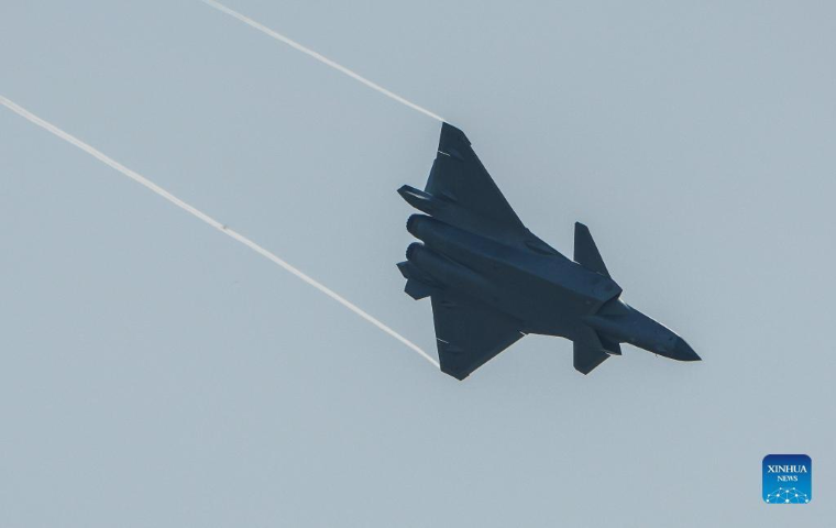 Bất chấp những lời quảng cáo được Trung Quốc đưa ra, động cơ trang bị cho tiêm kích J-20 thậm chí còn chưa giúp nó thực hiện được những bài thao diễn tương đối bình thường.