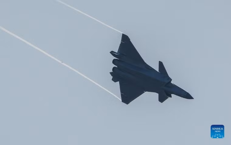 Bất chấp những lời quảng cáo được Trung Quốc đưa ra, động cơ trang bị cho tiêm kích J-20 thậm chí còn chưa giúp nó thực hiện được những bài thao diễn tương đối bình thường.