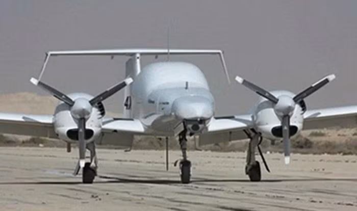 Nhưng bên cạnh đó còn có nhận định cho biết đây không phải DA42M-NG mà là một chiếc DA42 thuộc phiên bản "B", do Nga hoán cải thành máy bay không người lái trinh sát.