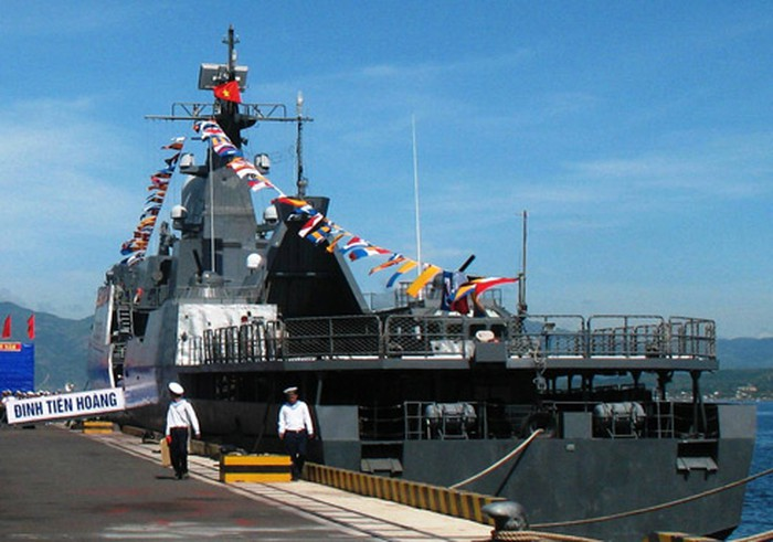 Với cấu hình vũ khí này, các tàu Gepard 3.9 cấu hình cơ bản cũng đủ sức đối đầu với những đối thủ tiềm năng, có khả năng tấn công nhiều loại mục tiêu, bao gồm mục tiêu trên biển, trên đất liền và cả trên không. Nguồn ảnh: TH.