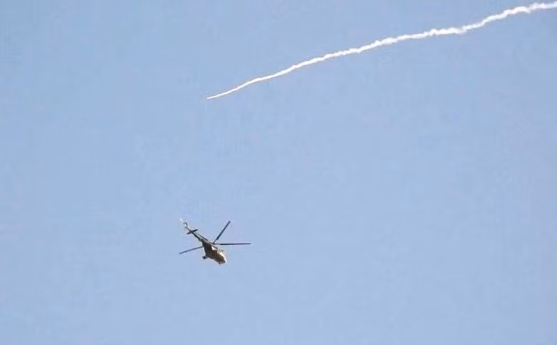 Vitebsk không chỉ đánh giá phát xạ của radar đối phương, mà đồng thời chế áp tín hiệu trong dải tần rộng hơn. Ngoài TsSAP, tổ hợp còn gồm hệ thống bảo vệ chống tên lửa lắp đầu tự dẫn tìm nhiệt (TGSN). Hệ thống này dùng đèn laser làm mù tên lửa của địch.