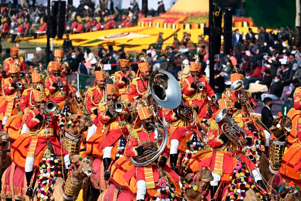 Lực lượng nghi lễ của Quân đội Ấn Độ với trang phục truyền thống, cưỡi lạc đà tham gia cuộc duyệt binh.