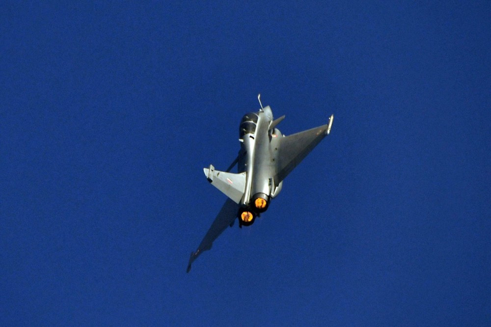 Tiêm kích Rafale hiện đại và đắt đỏ bậc nhất vừa được Không quân Ấn Độ mua mới từ Pháp. Nguồn ảnh: BMDP.