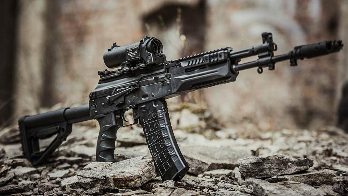 Do vậy không nghi ngờ gì về việc súng trường tấn công AK-19 sẽ có nhu cầu lớn trên thị trường thế giới. Trên thực tế, chúng vẫn đang là sản phẩm ăn khách do hai phẩm chất quan trọng: tính đơn giản và độ tin cậy.