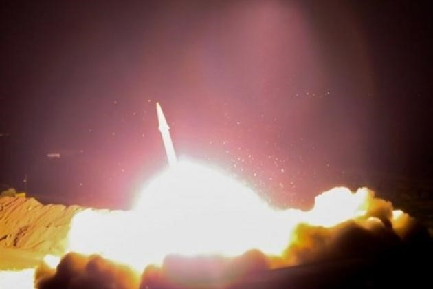 Quan trọng hơn, chưa đầy một phút sau khi Israel bắt đầu tấn công lãnh thổ Syria, Quân đội chính phủ Syria đã có hành động đáp trả khi bắn tên lửa đạn đạo chiến thuật Scud (còn được gọi là R-17 Elbrus) vào địa điểm ở miền Trung Israel.