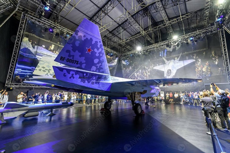 Mặc dù vậy vẫn rất khó đánh giá hiệu quả sử dụng của tiêm kích Su-75, nhất là khi nó mới chỉ được ra mắt dưới dạng hàng mô hình trưng bày, sẽ tốn thêm nhiều năm để hoàn thiện, trước khi có thể bay được.