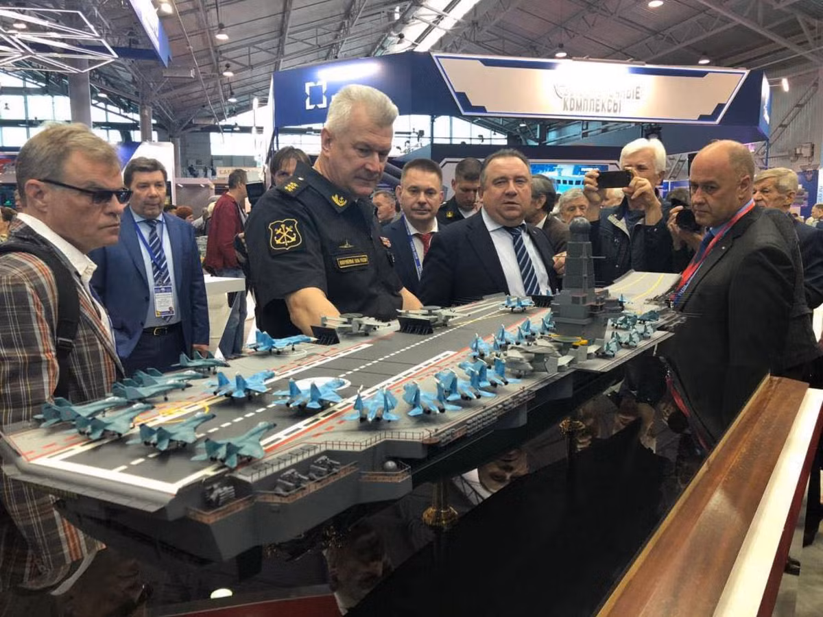 Hiện vẫn chưa biết chính xác khi nào dự án Bộ Quốc phòng Nga chính thức bắt tay thực hiện dự án Varan, nhưng các nhà phân tích hướng sự chú ý đến thực tế là chúng ta đang nói về một lớp thiết bị hải quân hoàn toàn mới.