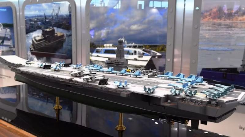 Thiết kế tàu sân bay Varan được coi là cuộc cách mạng so với các dự án tương tự trong quá khứ. Một con tàu có lượng choán nước chỉ 45.000 tấn có thể sẽ rẻ hơn nhiều, nhưng mang lại khả năng tương tự hoặc thậm chí vượt trội so với Manatee.