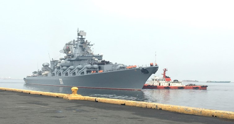 Lượng giãn nước của tuần dương hạm Moskva lớp Slava lên tới 11.490 tấn, chiều dài 186 m, tốc độ 32 tối đa hải lý/h, thời gian hoạt động trên biển liên tục 30 ngày, thủy thủ đoàn 500 người.