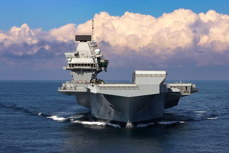 Theo dự kiến, tàu HMS Queen Elizabeth của Hải quân Hoàng gia Anh, sẽ thực hiện hải trình qua Ấn Độ Dương và đích đến là Tây Thái Bình Dương, đi qua vùng biển nhạy cảm của Trung Quốc.