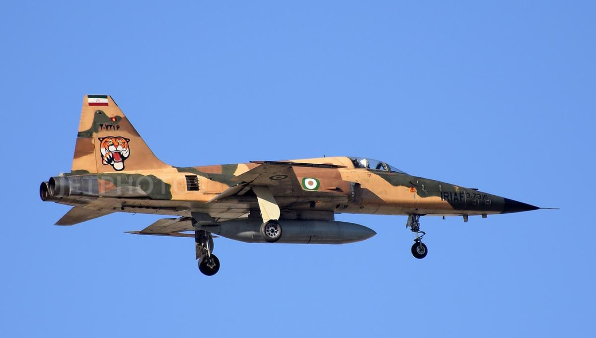 Không những khai thác các chiến đấu cơ có nguồn gốc từ Mỹ, Iran còn sao chép chúng thành biến thể nội địa để sản xuất trong nước dưới cái tên Kowsar.