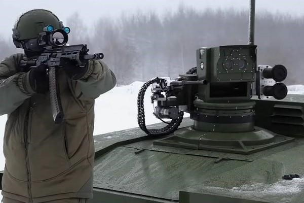 Trong buổi giới thiệu diễn ra vào năm 2018, robot chiến đấu đã cho thấy rằng nó có thể bắn trúng đĩa bay bằng súng trường tấn công Kalashnikov chính xác và nhanh hơn so với các tay súng chuyên nghiệp, cũng như tiến hành bắn có chọn lọc.