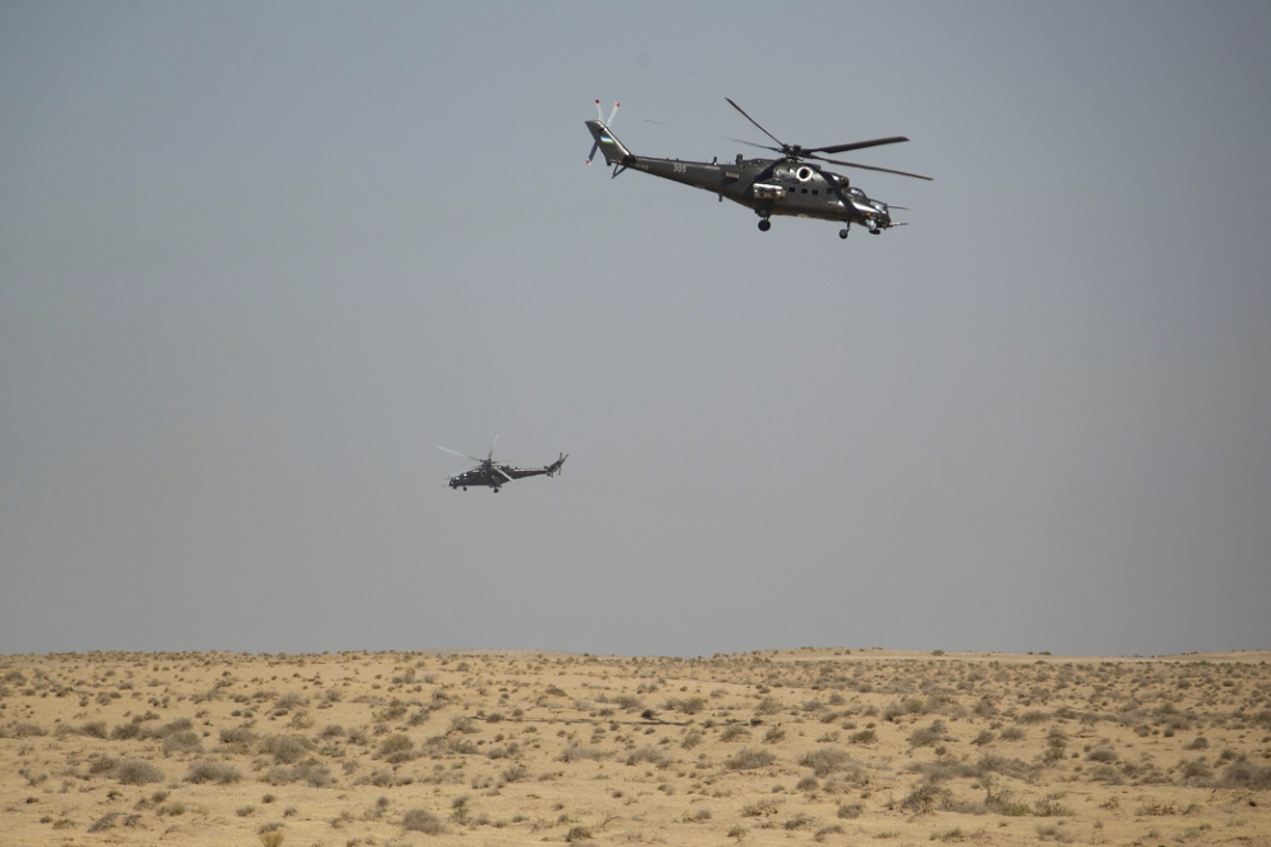 Theo truyền thông Mỹ, nước này đang xem xét cung cấp cơ chế tị nạn khẩn cấp, không cần xét duyệt nhân thân cũng như giấy tờ tùy thân, để mọi phi công cùng gia đình của họ ở Uzbekistan, có thể bay sang Doha trong thời gian gần nhất.