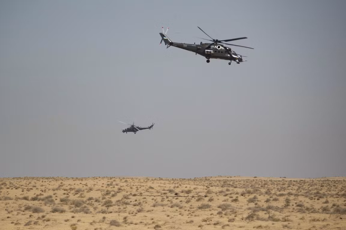 Theo truyền thông Mỹ, nước này đang xem xét cung cấp cơ chế tị nạn khẩn cấp, không cần xét duyệt nhân thân cũng như giấy tờ tùy thân, để mọi phi công cùng gia đình của họ ở Uzbekistan, có thể bay sang Doha trong thời gian gần nhất.