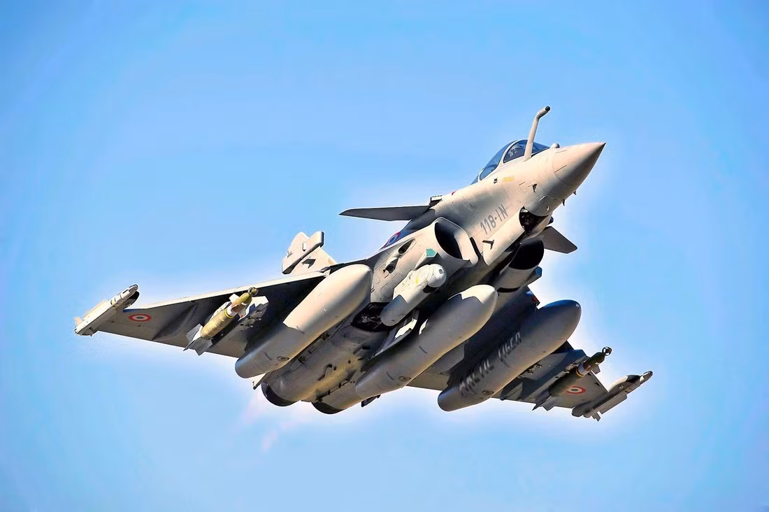 Mới đây nhất, hồi tháng 5/2021 Croatia đã ký hợp đồng mua một trung đoàn tiêm kích Rafale từ Pháp với số lượng tổng cộng 12 chiếc, giá trị hợp đồng lên tới 1,2 tỷ USD - tương đương với khoảng 100 triệu USD cho mỗi chiếc.