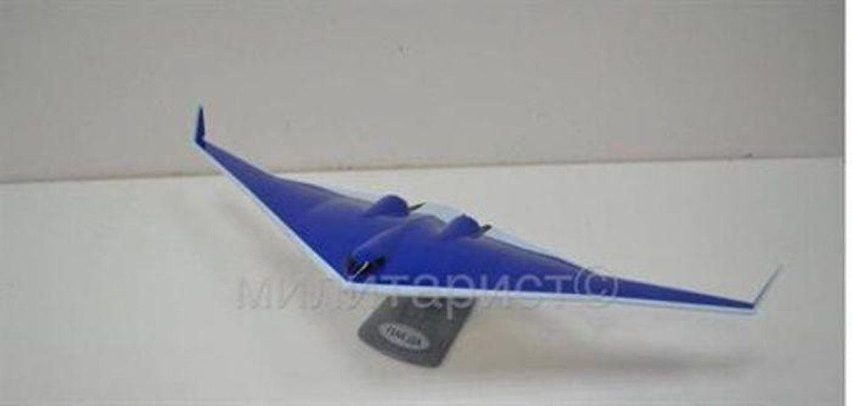 Mới đây báo chí Nga đã chính thức đăng tải hình ảnh cuối cùng của oanh tạc cơ tương lai PAK DA (hay còn được gọi bằng cái tên Poslanhik), ngay lập tức sự kiện trên đã thu hút sự quan tâm sâu sắc của truyền thông quốc tế.