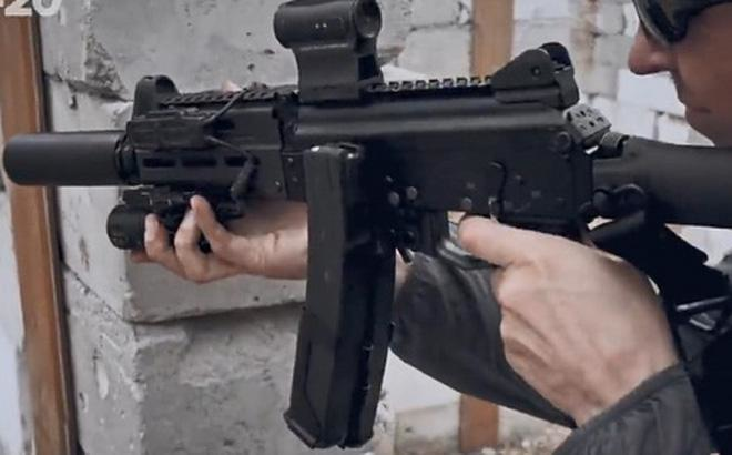 Ngoài phục vụ nhu cầu Quân đội Nga, dự kiến PPK-20 sẽ xuất hiện cả phiên bản dân sự chỉ bắn được phát một, dân chơi vũ khí đang rất mong chờ ngày khẩu tiểu liên này được bán trên thị trường.